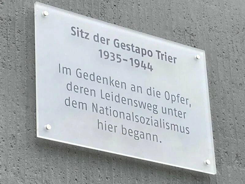 Gedenktafel erinnert an die Opfer der Gestapo in Trier