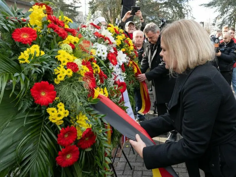 Hanau gedenkt der Anschlagsopfer