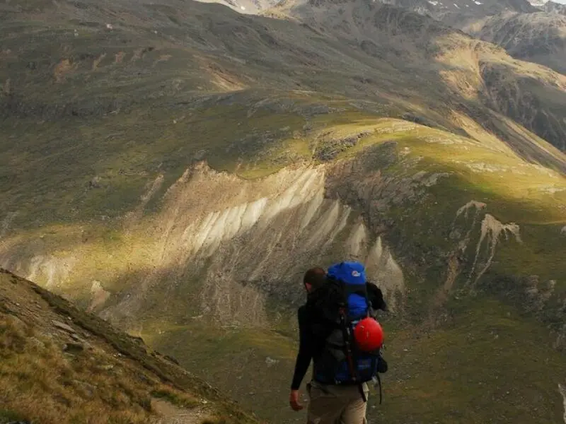 Lange Trekkingtouren: Dieses Essen sollte in den Rucksack