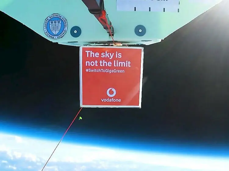 #SwitchToGigaGreen als Weltraum-Botschaft: Vodafone startete zum Flug in die Stratosphäre