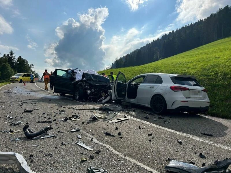 Drei Deutsche bei Unfall in der Schweiz umgekommen