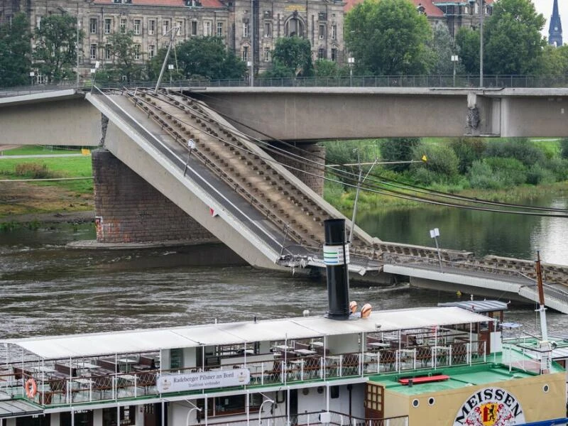 Carolabrücke in Dresden eingestürzt