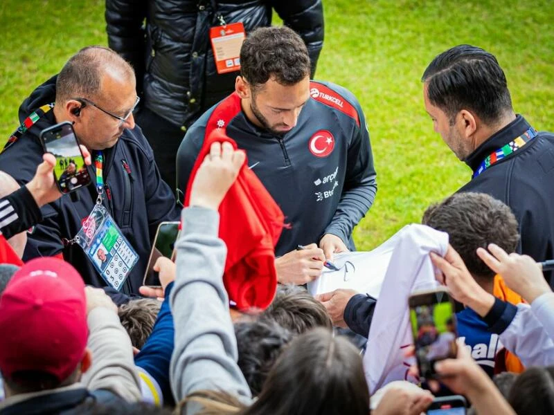 Hakan Calhanoglu