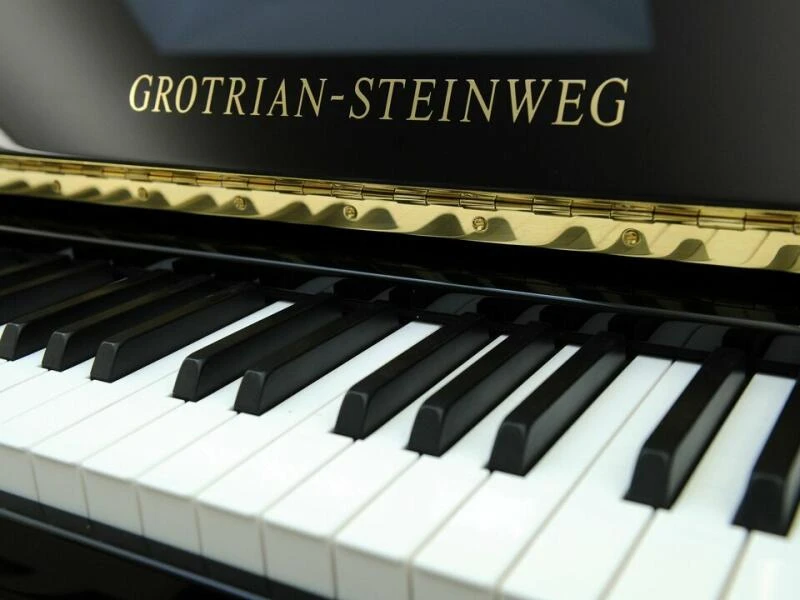 Klavierproduktion bei Grotrian-Steinweg