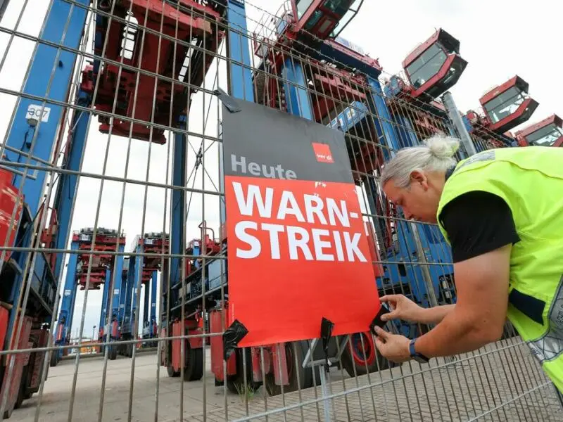 Warnstreik im Hamburger Hafen