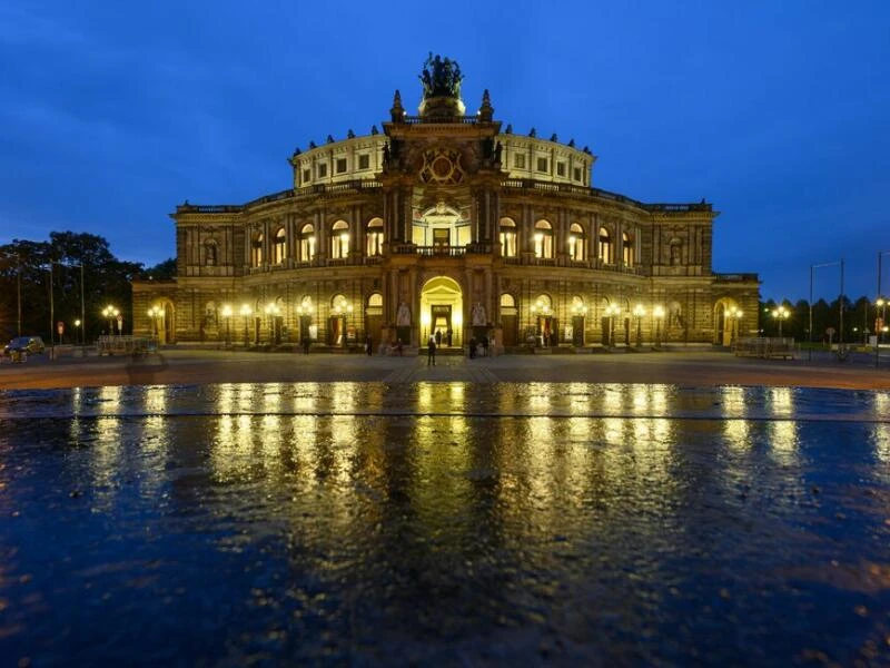 Außenansicht der Semperoper Dresden