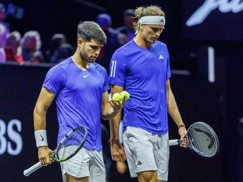 Carlos Alcaraz (l.) und ALexander Zverev