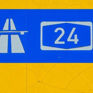 Unfall auf Bundesautobahn A24