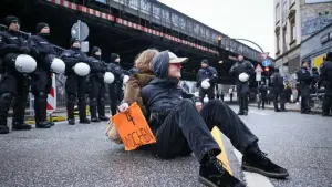 Protest gegen Abrissarbeiten an der Hamburger Sternbrücke