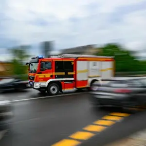 Feuerwehr auf dem Weg zum Einsatz