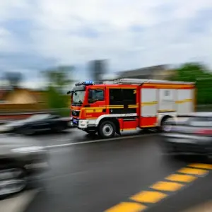 Feuerwehr auf dem Weg zum Einsatz