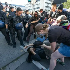 Aufstellungsversammlung der AfD Hessen - Protest