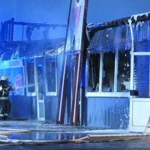 Warenhaus und Spielhalle abgebrannt