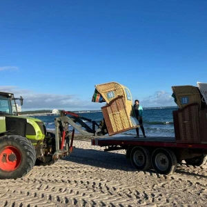 Strandkörbe werden abgebaut