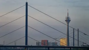Himmel über Düsseldorf am Morgen