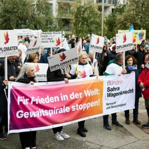 „Nie wieder Krieg“-Demonstration Berlin