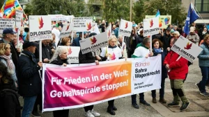 „Nie wieder Krieg“-Demonstration Berlin