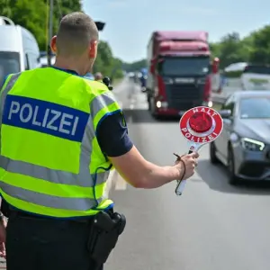 Grenzkontrolle auf der A12