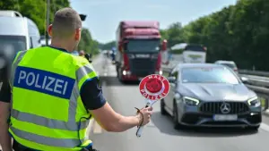 Grenzkontrolle auf der A12