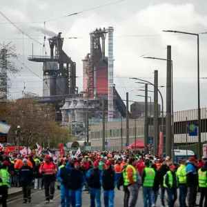 Kundgebung bei Thyssenkrupp Steel