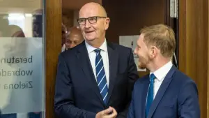 Regierungschefs Dietmar Woidke und Michael Kretschmer