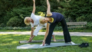 Zwei Frauen machen Sport