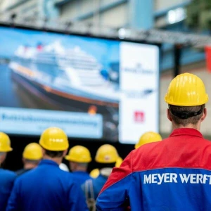 Habeck besucht Meyer Werft in Papenburg