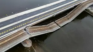 Carolabrücke in Dresden eingestürzt