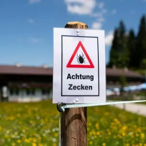 Zecken-Schild