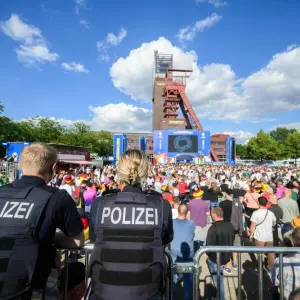 Euro 2024: Polizisten beim Public Viewing in Gelsenkirchen
