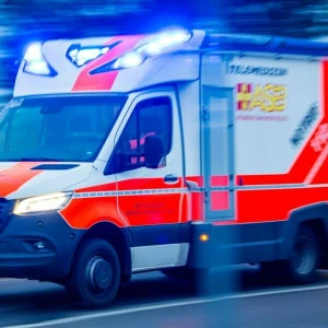 Notarzt im Blaulicht-Einsatz