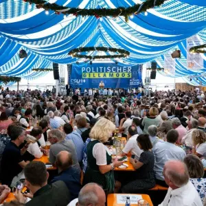 Politischer Frühschoppen auf dem Volksfest Gillamoos