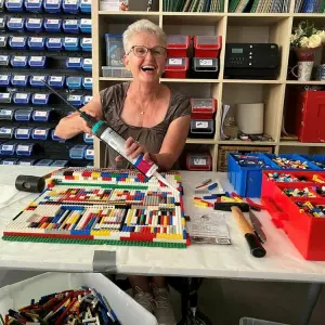 «Lego-Oma» im neuen Laden