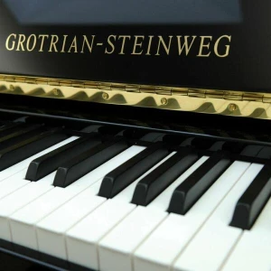 Klavierproduktion bei Grotrian-Steinweg