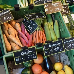 Bio-Gemüse im Supermarkt