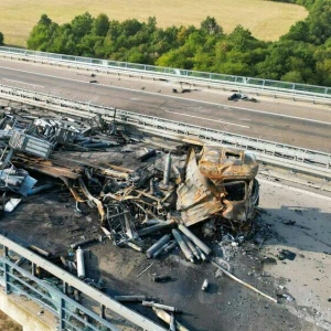 Unfall mit Gefahrgut-Lkw auf der A38 bei Leuna