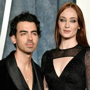 Joe Jonas (l) und Sophie Turner