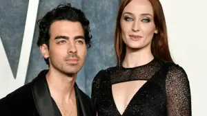 Joe Jonas (l) und Sophie Turner