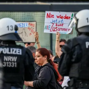 Nach der Messerattacke auf dem Solinger Stadtfest - Demonstration