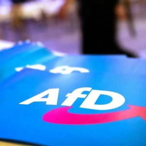 Fahne mit AfD-Logo