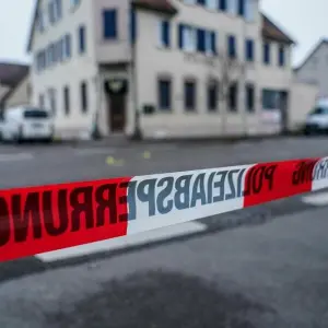 21-Jährige durch mehrere Schüsse verletzt