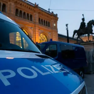 Polizei vor dem Hauptbahnhof - Archiv