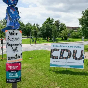 Wahlplakate zur Europawahl und Kommunalwahl in Sachsen