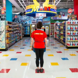 Omega Mart in Las Vegas: Erlebe immersive Kunst im Supermarkt