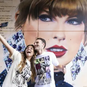 Taylor Swift Eras Tour - Swiftie-Wandbild im Wembley Park