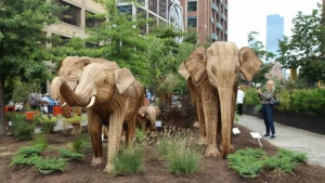 Elefanten-Statuen marschieren für Naturschutz durch New York