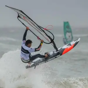 Der fünffache Windsurf-Weltmeister Philip Köster