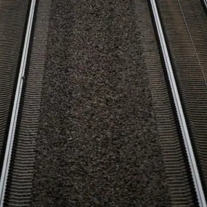 Schienen im Gleisbett