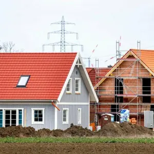 Einfamilienhäuser in einem Neubaugebiet