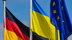 Fahnen von Deutschland, Ukraine und EU